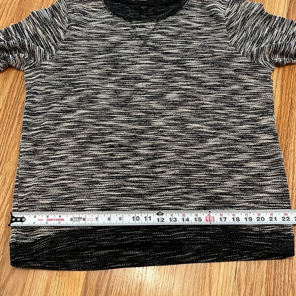 H&M | 3/4 sleeve high-low cotton knit sweater in marled black & cream, large - Picture 14 of 16